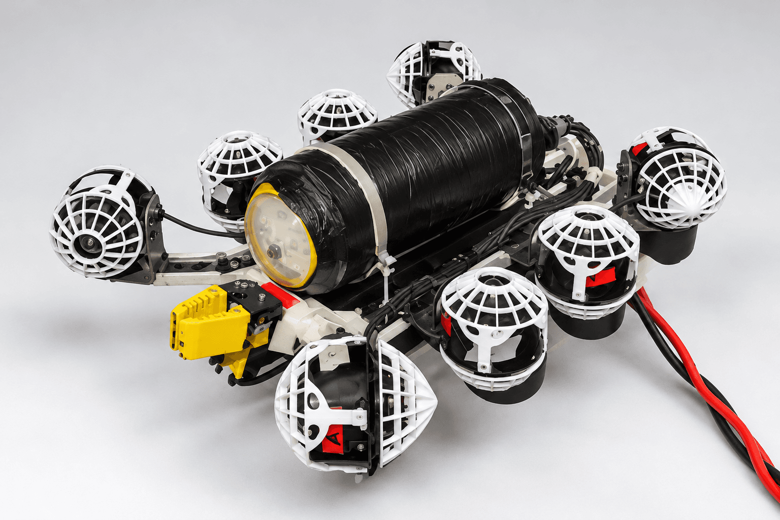 Octobot 2.0, the sealed tube hull and thrusters